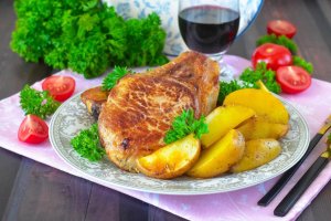 КАК ПРИГОТОВИТЬ КАРТОШКУ ПО-ДЕРЕВЕНСКИ С МЯСОМ В ДУХОВКЕ