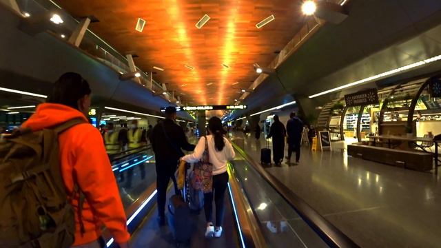 Классный , шикарный и очень дорогой аэропорт Доха Катар / Тут премиум на каждом шагу ! смотреть онлайн