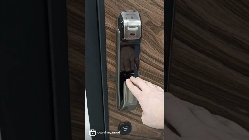 Стальная дверь Гардиан Smart 90 с электронным замком Samsung 728
