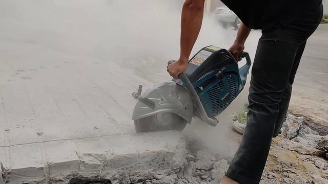 Demo Makita EK6100 Engine Power Cutter 2 Stroke ,305mm смотреть онлайн