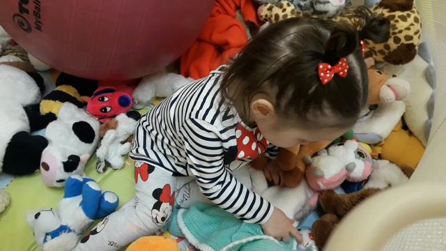 VLOG. Соня в V element очень любит ходить играть и плавать.