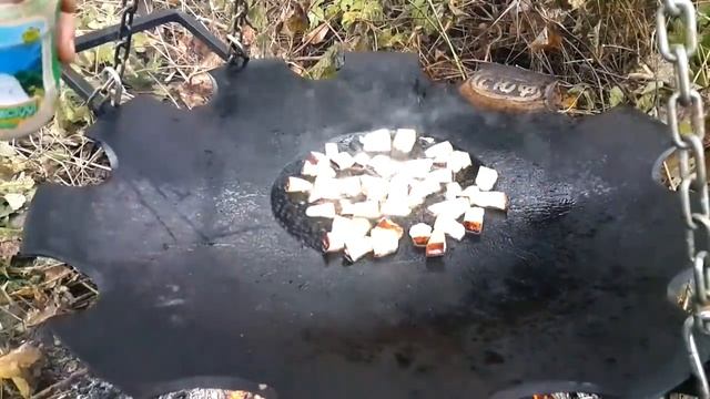 ЖАРЕНАЯ КАРТОШКА С ТУШЕНКОЙ НА СКОВОРОДЕ БОРОНЕ СЮФ РЕЦЕПТЫ смотреть онлайн