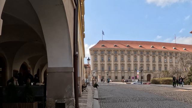 A Scenic Run Through Prague's Historic Heart - Můstek trough Pražský hrad to Petrin Tower смотреть онлайн