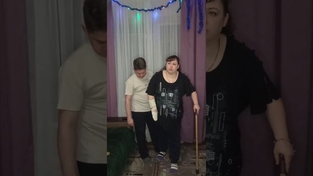 Инсульт.Первые шаги. Самые важные и основные моменты.Как меня учили ходить. смотреть онлайн