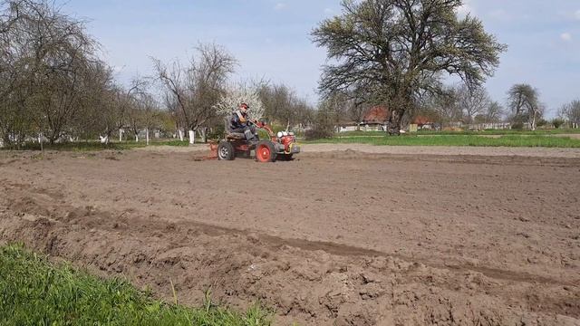 Боронование мотоблок Мотор Сич на 16-х колёсах 2021 смотреть онлайн