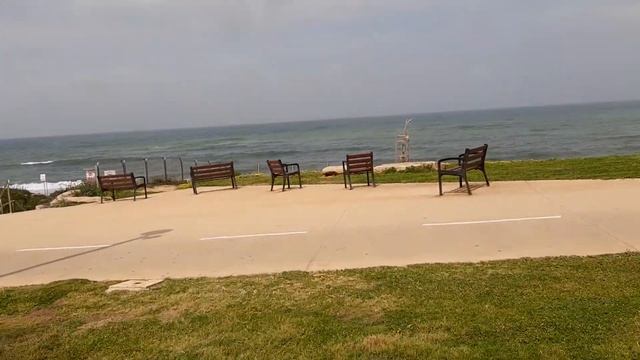 Прогулка по безлюдной набережной и пляжу Тель-Барух в северном Тель-Авиве, Израиль - Коронавирус смотреть онлайн