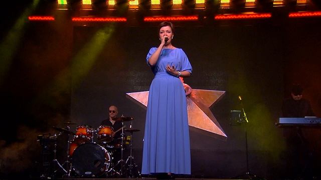 Автор-исполнитель Зинаида Шалагина "Победу мы не отдадим"