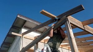 Стропильная система пристройки. Каркасный дачный домик.