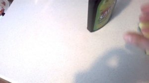 Как очистить кухонную мебель от жира и грязи застарелые пятна с помощью моющее средство.