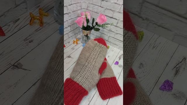 Обзор варежки ручной работы.