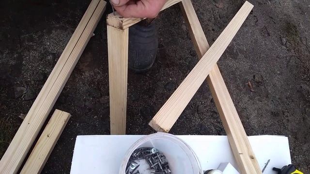 как можно сделать брудер для  перепелов из подручных средств.