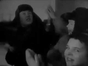 Ленинградки (музыка Виктора Плешака, стихи Макса Дахие) - Нина Ургант