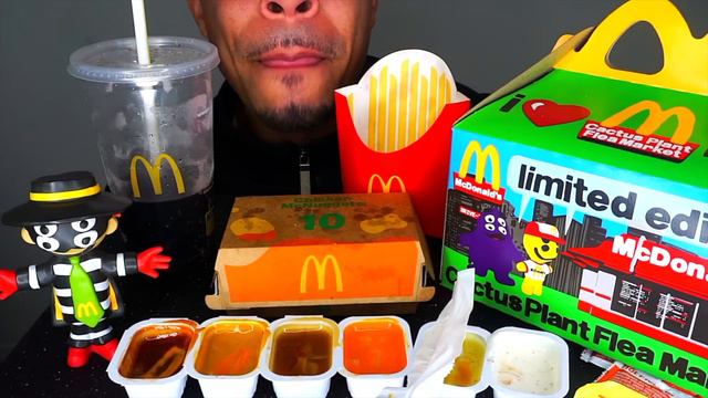 ASMR MCDONALD'S ADULT HAPPY MEAL CACTUS PLANT FLEA MARKET CHICKEN NUGGETS BIG MAC FRIES EATING SHOW смотреть онлайн