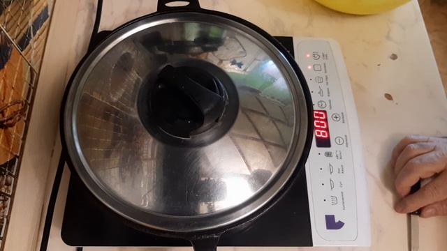 КОГДА ДОМА НЕТ ЖЕНЫ, А ПОЖРАТЬ ХОЧЕТСЯ. ЖАРИМ БЛИНЫ НА ИНДУКЦИОННОЙ ПЛИТКЕ смотреть онлайн