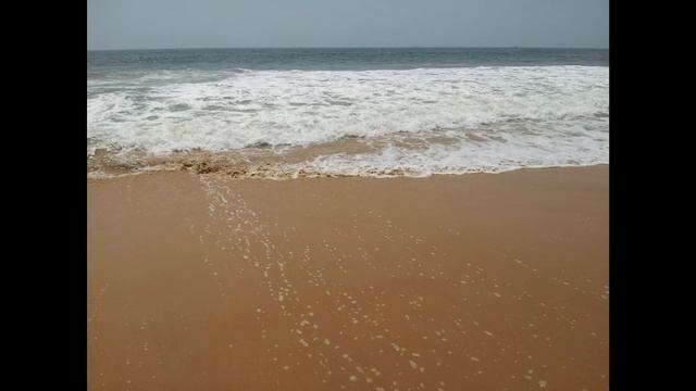 India Goa 20130413 На пляже Каламари (Calamari Beach) в Кандолиме, Гоа, Индия смотреть онлайн