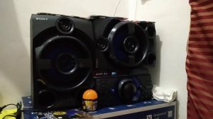 SONY MHC-M40D Mini Hi-Fi (Bass Test)