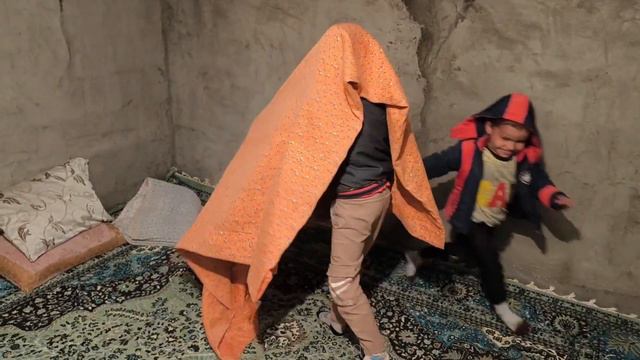 nomadic mother: cutting hair Hossein смотреть онлайн