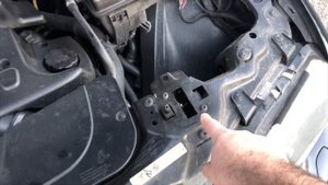 #2 BMW e65 e66 Как открыть капот и заменить тросик  / Open the Hood