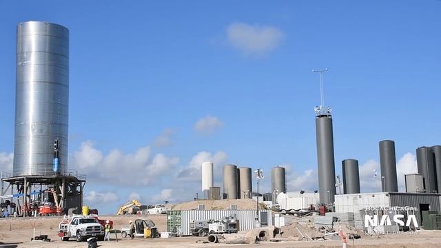 SpaceX Boca Chica - New Thrust Puck, Legs, and Downcomer Delivered смотреть онлайн