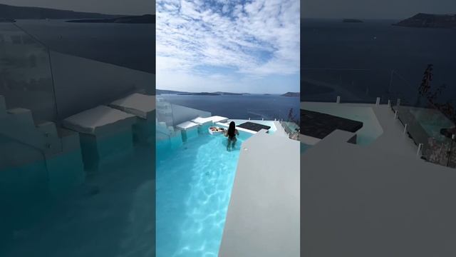 Close your eyes and imagine yourself in this paradise? #greece #fy #hotel #couple #santorini смотреть онлайн