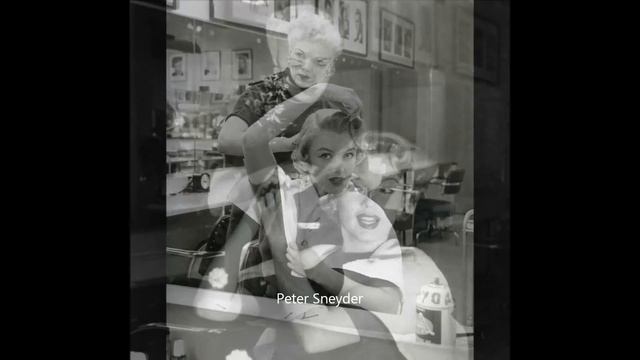 Marilyn Monroe - Hair & Make Up Candids , By André De Dienes. смотреть онлайн
