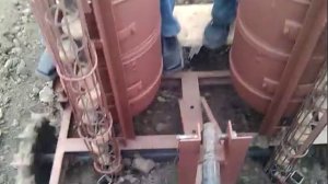 Посадка картофеля самодельной двухрядной сажалкой