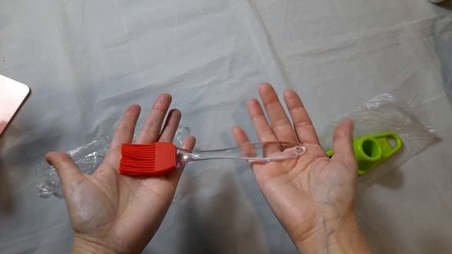 Тёрка для сыра и чеснока и силиконовая кисть для выпечки, видео к объявлению #авито #длякухни смотреть онлайн