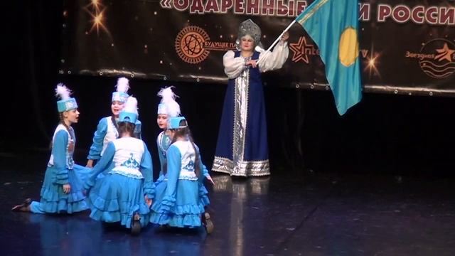 Тополек Все флаги в гости к нам.mp4