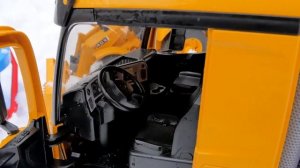 Машинка BRUDER самосвал в снежном лесу. Играем с Даником машинками Брудер. Курносики Junior