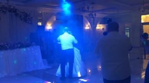 Трогательный танец отца и невесты