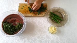 Ткемали из черного винограда