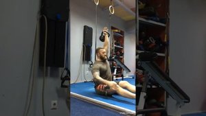 Тренировка пресса с гирей