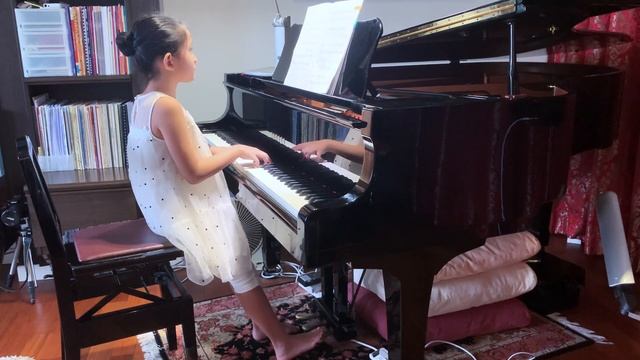 Wang Zi Zi - Douce Reverie (Sweet Dreams) No.21 from Album pour enfants Op.39 by P. Tchaikovsky смотреть онлайн