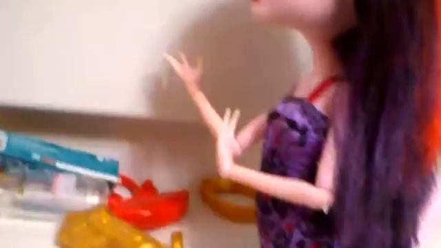 Элизабет едет на гастроли,к морю. Монстер Хай смотреть онлайн