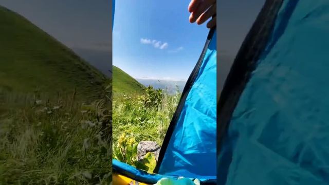 Забрались на гору, чтоб увидеть это!