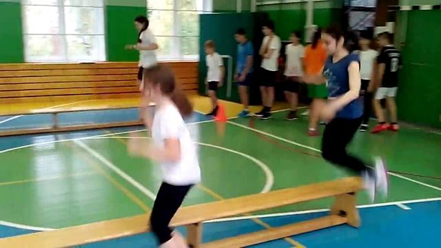 Подводящие упражнения к прыжкам в высоту смотреть онлайн