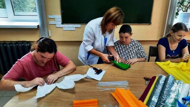 Денежниковский ПНИ. Мастер - класс "Цветок из гофрированной бумаги". смотреть онлайн