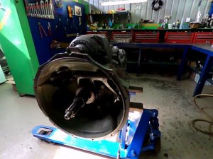 Ремонт коробки передач грузового автомобиля Мерседес-Бенц бетононасоса G16-155.