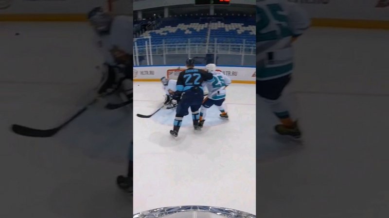 гол - не гол!? #hockey #хоккей #icehockey #slapshot #sport #goprohockey #wintersport