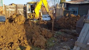 День 8. Закапываем емкость под канализацию.