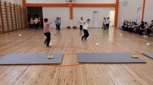 Эстафета с эстафетной палочкой  [Весёлые старты]