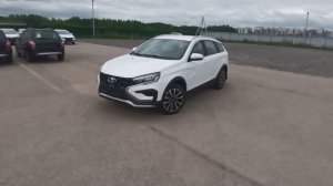 Lada Vesta SW Cross NG небольшой обзор того что доехало до салона.