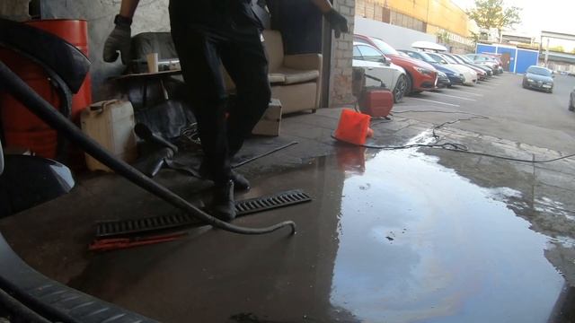 Засорилась труба в автосервисе ||Удаление засора в автосервисе || 01