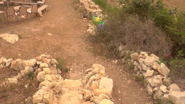 МАЛЬТА: Кухня в Компост лагере на острове Мальта... Malta смотреть онлайн