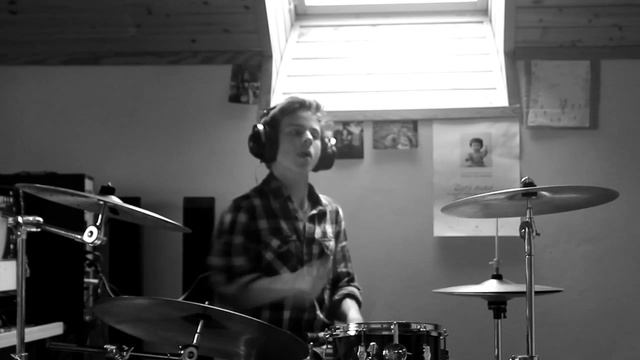 My Chemical Romance - I'm Not Okay! (Drum cover) смотреть онлайн