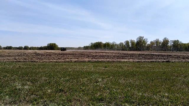 Весенние работы! Органические удобрения, боронование, посевная смотреть онлайн