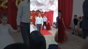 ТАНЕЦ ПАПЫ И ДОЧКИ "РОДНЫЕ ЛЮДИ"