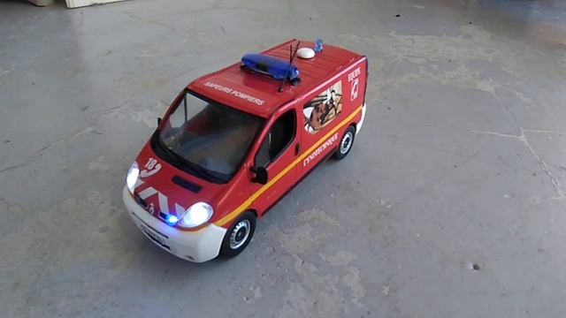 camion pompier 1/43 renault trafic équipé gyroled смотреть онлайн