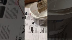 Как покрасить дом и не испачкать его в краске: хитрый трюк с кисточкой