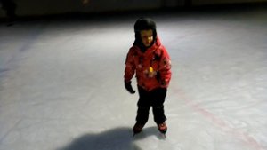 Как научить ребёнка кататься на коньках  Отрабатываем развороты